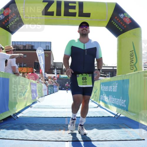 09.08.2026 - GEWOBA Citytriathlon Bremen Yannick Fuchs http://msf.ph/oto/9938246 09.08.2026 15:25:01 Ziel 58, 65, 300, 311 meine-sportfotos.de