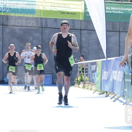 09.08.2026 - GEWOBA Citytriathlon Bremen Yannick Fuchs http://msf.ph/oto/9938288 09.08.2026 15:25:25 Ziel 437 meine-sportfotos.de
