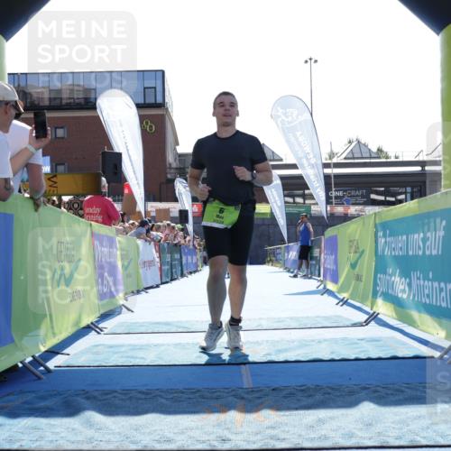 09.08.2026 - GEWOBA Citytriathlon Bremen Yannick Fuchs http://msf.ph/oto/9938404 09.08.2026 15:26:16 Ziel 6, 411 meine-sportfotos.de
