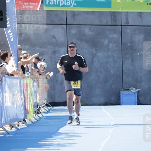 09.08.2026 - GEWOBA Citytriathlon Bremen Yannick Fuchs http://msf.ph/oto/9938437 09.08.2026 11:41:56 Ziel 245 meine-sportfotos.de