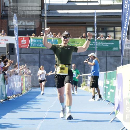 09.08.2026 - GEWOBA Citytriathlon Bremen Yannick Fuchs http://msf.ph/oto/9938490 09.08.2026 11:42:45 Ziel 305, 504 meine-sportfotos.de
