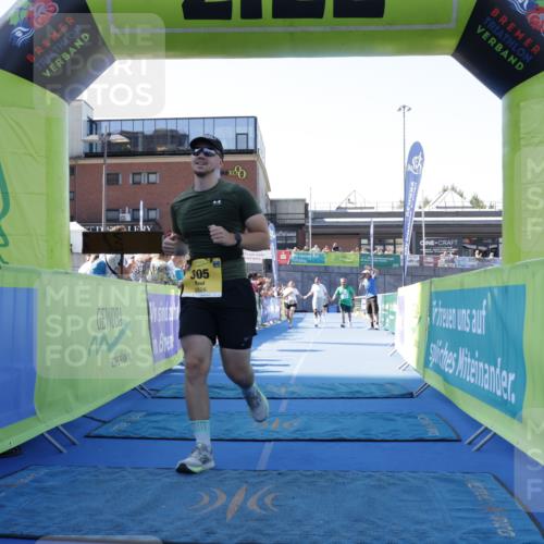 09.08.2026 - GEWOBA Citytriathlon Bremen Yannick Fuchs http://msf.ph/oto/9938501 09.08.2026 11:42:47 Ziel 305, 504 meine-sportfotos.de