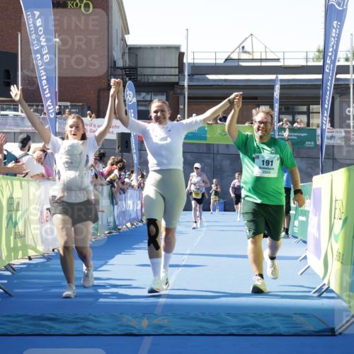 09.08.2026 - GEWOBA Citytriathlon Bremen Yannick Fuchs http://msf.ph/oto/9938513 09.08.2026 11:42:52 Ziel  meine-sportfotos.de