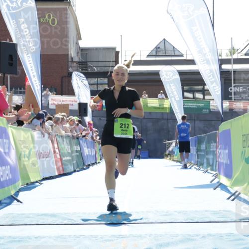09.08.2026 - GEWOBA Citytriathlon Bremen Yannick Fuchs http://msf.ph/oto/9938539 09.08.2026 15:27:05 Ziel 212, 338 meine-sportfotos.de