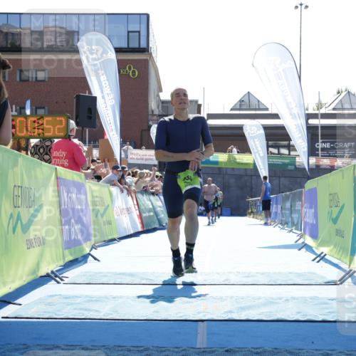 09.08.2026 - GEWOBA Citytriathlon Bremen Yannick Fuchs http://msf.ph/oto/9938573 09.08.2026 15:27:15 Ziel 375, 454 meine-sportfotos.de