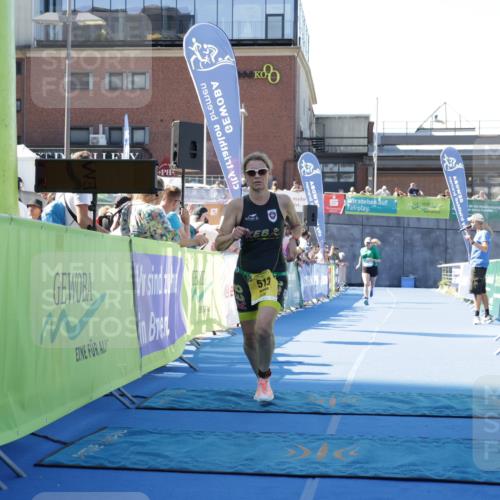 09.08.2026 - GEWOBA Citytriathlon Bremen Yannick Fuchs http://msf.ph/oto/9938597 09.08.2026 11:43:08 Ziel 5, 513 meine-sportfotos.de