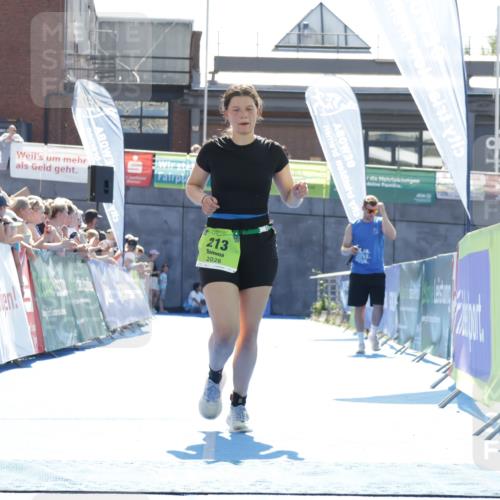 09.08.2026 - GEWOBA Citytriathlon Bremen Yannick Fuchs http://msf.ph/oto/9938625 09.08.2026 15:27:31 Ziel 213 meine-sportfotos.de