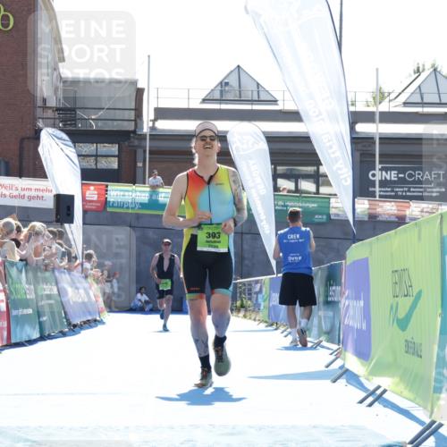 09.08.2026 - GEWOBA Citytriathlon Bremen Yannick Fuchs http://msf.ph/oto/9938647 09.08.2026 15:27:51 Ziel 393 meine-sportfotos.de