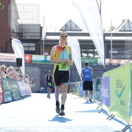 09.08.2026 - GEWOBA Citytriathlon Bremen Yannick Fuchs http://msf.ph/oto/9938649 09.08.2026 15:27:51 Ziel 393 meine-sportfotos.de