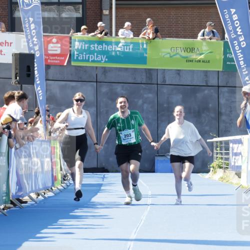 09.08.2026 - GEWOBA Citytriathlon Bremen Yannick Fuchs http://msf.ph/oto/9938716 09.08.2026 11:44:09 Ziel 203 meine-sportfotos.de
