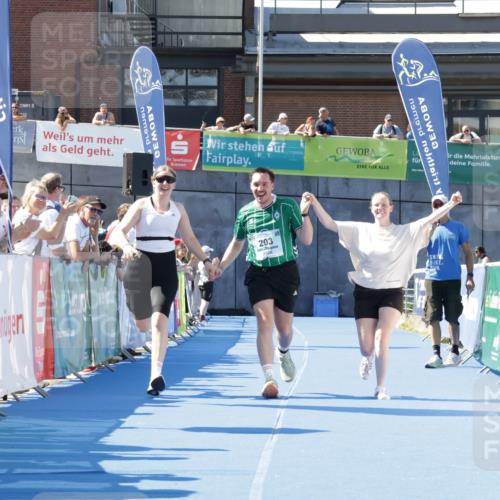 09.08.2026 - GEWOBA Citytriathlon Bremen Yannick Fuchs http://msf.ph/oto/9938718 09.08.2026 11:44:11 Ziel 203 meine-sportfotos.de