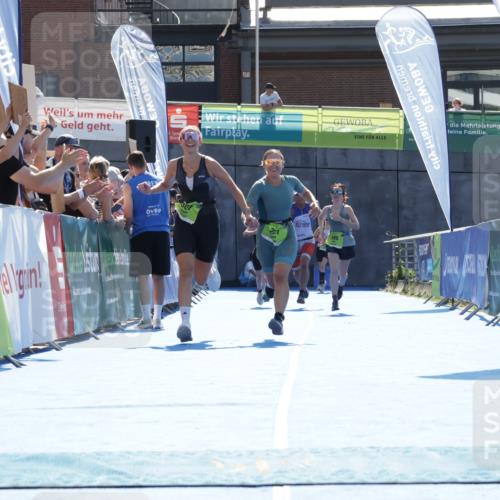09.08.2026 - GEWOBA Citytriathlon Bremen Yannick Fuchs http://msf.ph/oto/9938727 09.08.2026 15:28:35 Ziel 221, 307 meine-sportfotos.de