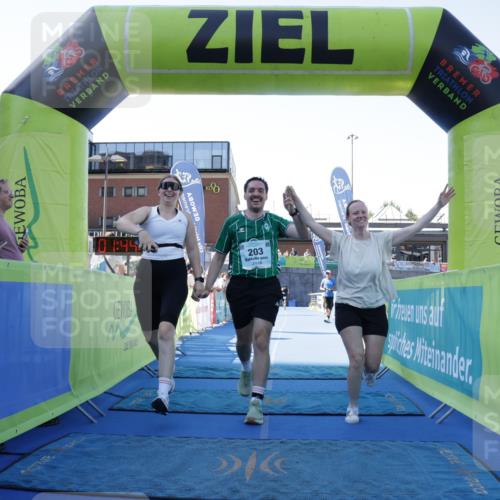09.08.2026 - GEWOBA Citytriathlon Bremen Yannick Fuchs http://msf.ph/oto/9938753 09.08.2026 11:44:14 Ziel 203 meine-sportfotos.de