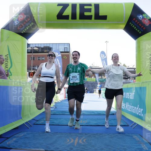 09.08.2026 - GEWOBA Citytriathlon Bremen Yannick Fuchs http://msf.ph/oto/9938755 09.08.2026 11:44:14 Ziel 203 meine-sportfotos.de