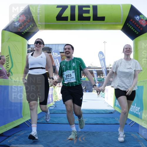 09.08.2026 - GEWOBA Citytriathlon Bremen Yannick Fuchs http://msf.ph/oto/9938760 09.08.2026 11:44:15 Ziel 203 meine-sportfotos.de