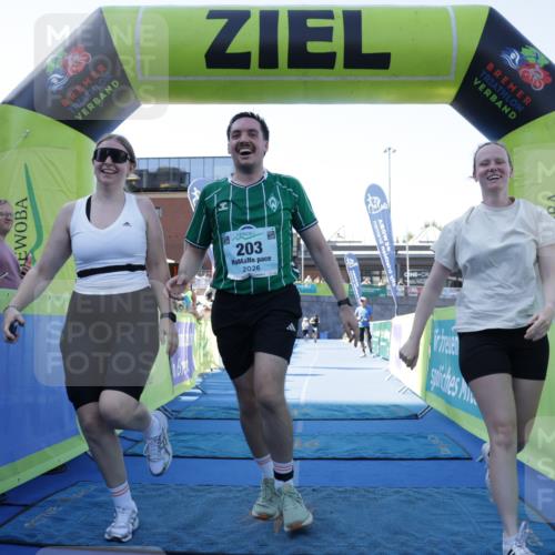 09.08.2026 - GEWOBA Citytriathlon Bremen Yannick Fuchs http://msf.ph/oto/9938762 09.08.2026 11:44:15 Ziel 203 meine-sportfotos.de
