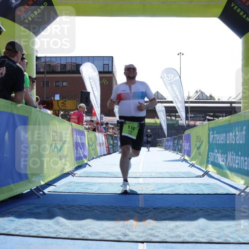 09.08.2026 - GEWOBA Citytriathlon Bremen Yannick Fuchs http://msf.ph/oto/9938789 09.08.2026 15:28:59 Ziel 115, 472 meine-sportfotos.de