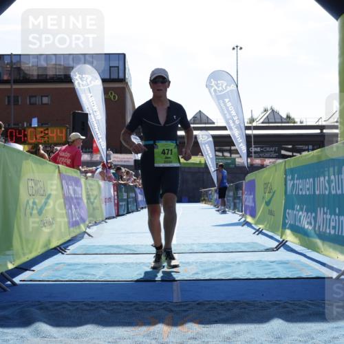 09.08.2026 - GEWOBA Citytriathlon Bremen Yannick Fuchs http://msf.ph/oto/9938801 09.08.2026 15:29:07 Ziel 471, 480 meine-sportfotos.de