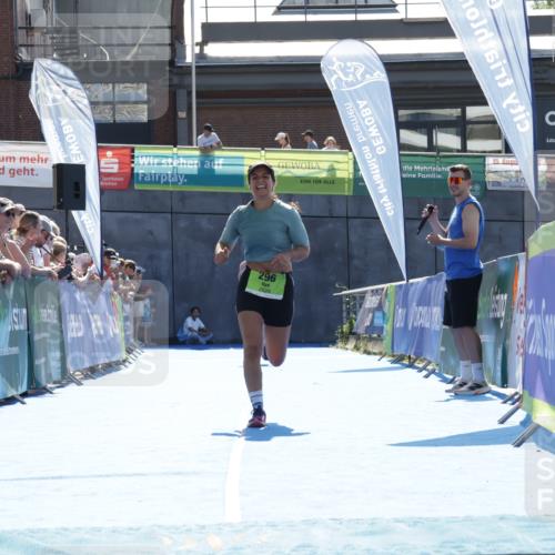 09.08.2026 - GEWOBA Citytriathlon Bremen Yannick Fuchs http://msf.ph/oto/9938829 09.08.2026 15:29:21 Ziel 296 meine-sportfotos.de