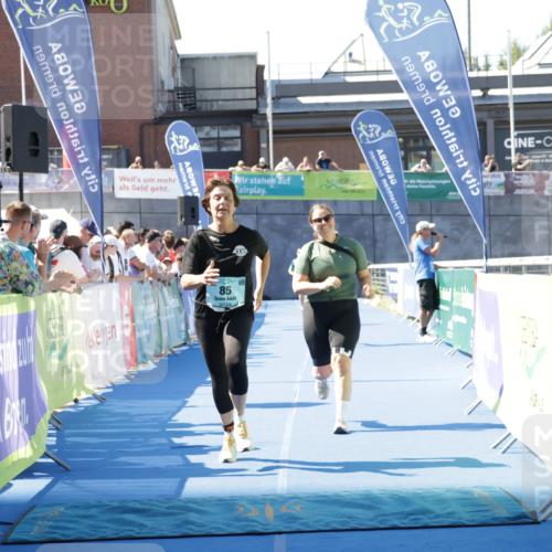 09.08.2026 - GEWOBA Citytriathlon Bremen Yannick Fuchs http://msf.ph/oto/9938893 09.08.2026 11:45:28 Ziel 85, 444 meine-sportfotos.de