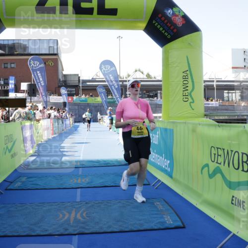 09.08.2026 - GEWOBA Citytriathlon Bremen Yannick Fuchs http://msf.ph/oto/9938920 09.08.2026 11:45:34 Ziel 361, 444 meine-sportfotos.de