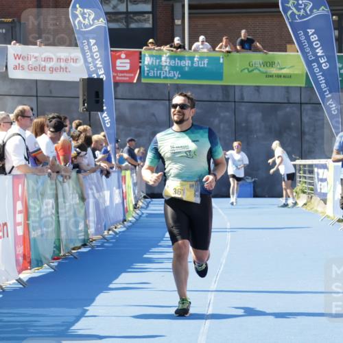 09.08.2026 - GEWOBA Citytriathlon Bremen Yannick Fuchs http://msf.ph/oto/9938929 09.08.2026 11:45:37 Ziel 361, 444 meine-sportfotos.de