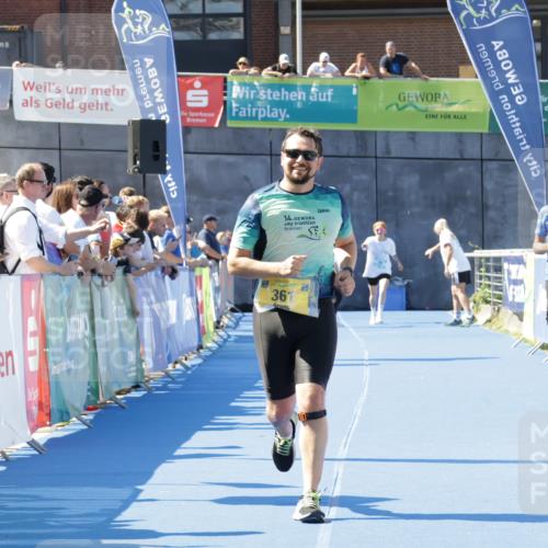 09.08.2026 - GEWOBA Citytriathlon Bremen Yannick Fuchs http://msf.ph/oto/9938933 09.08.2026 11:45:37 Ziel 361, 444 meine-sportfotos.de