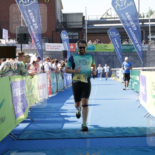 09.08.2026 - GEWOBA Citytriathlon Bremen Yannick Fuchs http://msf.ph/oto/9938935 09.08.2026 11:45:39 Ziel 361 meine-sportfotos.de