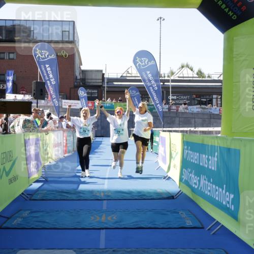 09.08.2026 - GEWOBA Citytriathlon Bremen Yannick Fuchs http://msf.ph/oto/9938966 09.08.2026 11:45:48 Ziel 79 meine-sportfotos.de