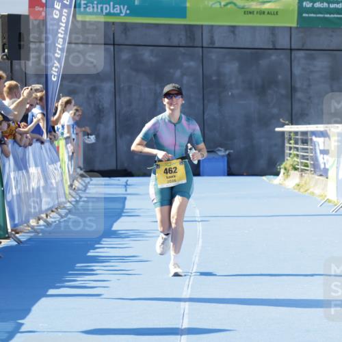 09.08.2026 - GEWOBA Citytriathlon Bremen Yannick Fuchs http://msf.ph/oto/9939032 09.08.2026 11:46:59 Ziel 462 meine-sportfotos.de