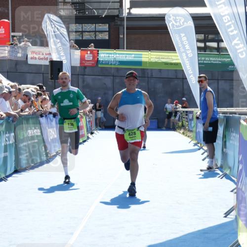 09.08.2026 - GEWOBA Citytriathlon Bremen Yannick Fuchs http://msf.ph/oto/9939037 09.08.2026 15:30:35 Ziel 138, 428 meine-sportfotos.de