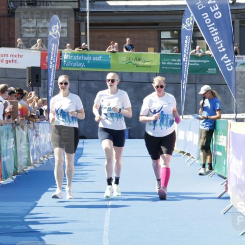 09.08.2026 - GEWOBA Citytriathlon Bremen Yannick Fuchs http://msf.ph/oto/9939068 09.08.2026 11:47:17 Ziel 9 meine-sportfotos.de