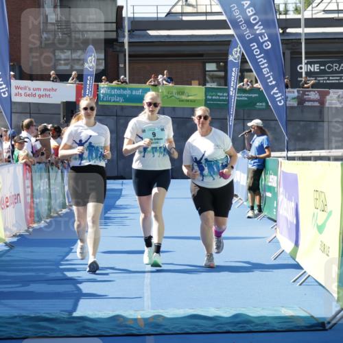09.08.2026 - GEWOBA Citytriathlon Bremen Yannick Fuchs http://msf.ph/oto/9939076 09.08.2026 11:47:18 Ziel 9 meine-sportfotos.de