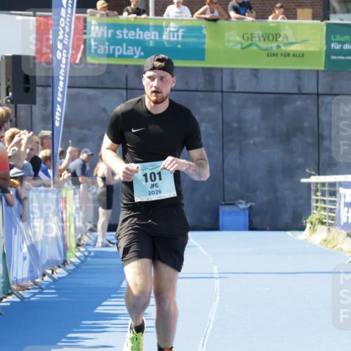 09.08.2026 - GEWOBA Citytriathlon Bremen Yannick Fuchs http://msf.ph/oto/9939098 09.08.2026 11:47:29 Ziel 101 meine-sportfotos.de