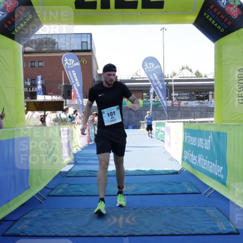 09.08.2026 - GEWOBA Citytriathlon Bremen Yannick Fuchs http://msf.ph/oto/9939110 09.08.2026 11:47:33 Ziel 101 meine-sportfotos.de