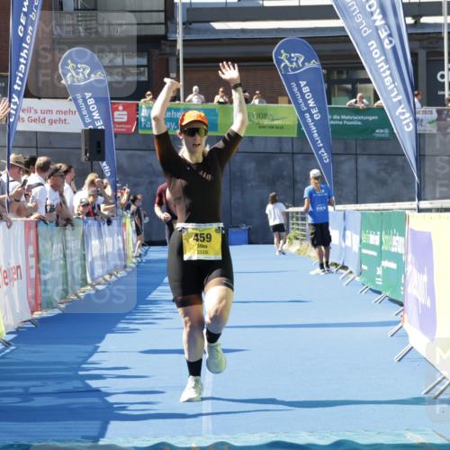 09.08.2026 - GEWOBA Citytriathlon Bremen Yannick Fuchs http://msf.ph/oto/9939240 09.08.2026 11:48:10 Ziel 459 meine-sportfotos.de