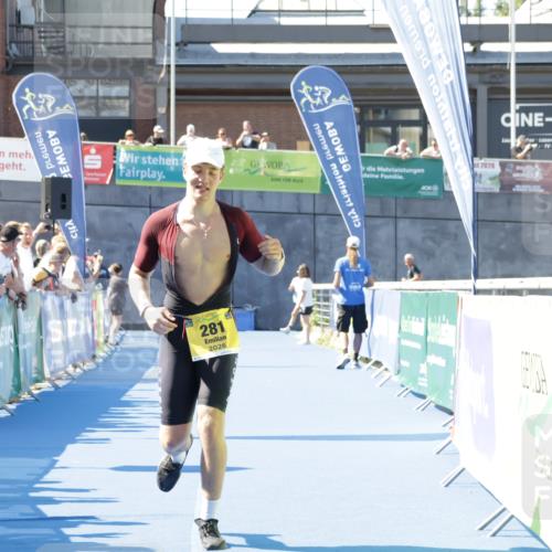 09.08.2026 - GEWOBA Citytriathlon Bremen Yannick Fuchs http://msf.ph/oto/9939265 09.08.2026 11:48:13 Ziel 459 meine-sportfotos.de