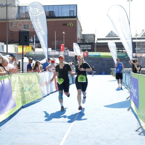 09.08.2026 - GEWOBA Citytriathlon Bremen Yannick Fuchs http://msf.ph/oto/9939302 09.08.2026 15:31:48 Ziel 237, 238 meine-sportfotos.de