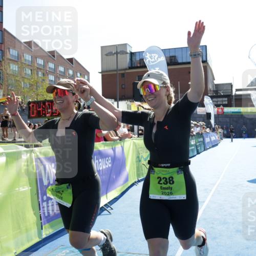 09.08.2026 - GEWOBA Citytriathlon Bremen Yannick Fuchs http://msf.ph/oto/9939316 09.08.2026 15:31:49 Ziel 237, 238 meine-sportfotos.de