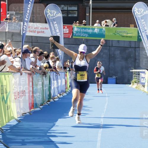 09.08.2026 - GEWOBA Citytriathlon Bremen Yannick Fuchs http://msf.ph/oto/9939368 09.08.2026 11:48:46 Ziel 460 meine-sportfotos.de