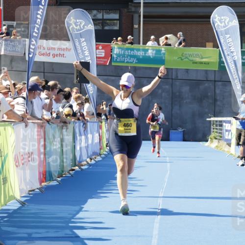 09.08.2026 - GEWOBA Citytriathlon Bremen Yannick Fuchs http://msf.ph/oto/9939370 09.08.2026 11:48:46 Ziel 460 meine-sportfotos.de