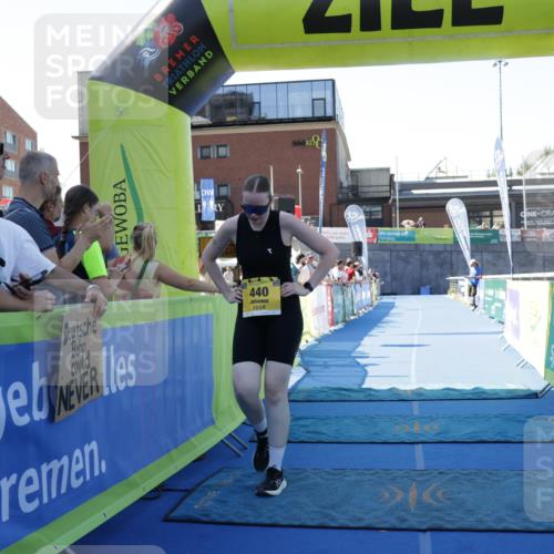 09.08.2026 - GEWOBA Citytriathlon Bremen Yannick Fuchs http://msf.ph/oto/9939453 09.08.2026 11:49:09 Ziel 440 meine-sportfotos.de