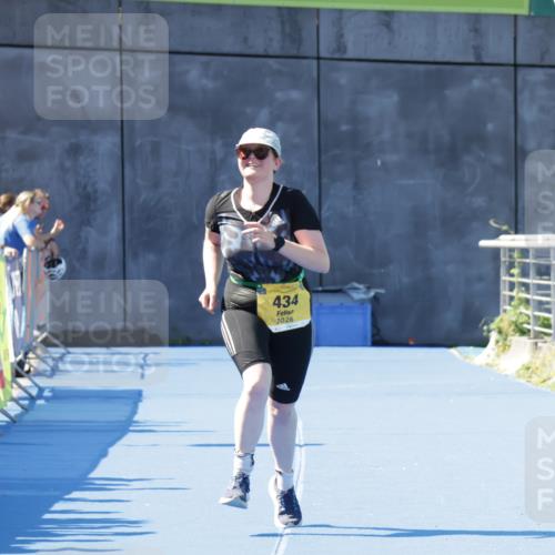 09.08.2026 - GEWOBA Citytriathlon Bremen Yannick Fuchs http://msf.ph/oto/9939465 09.08.2026 11:49:43 Ziel 434 meine-sportfotos.de
