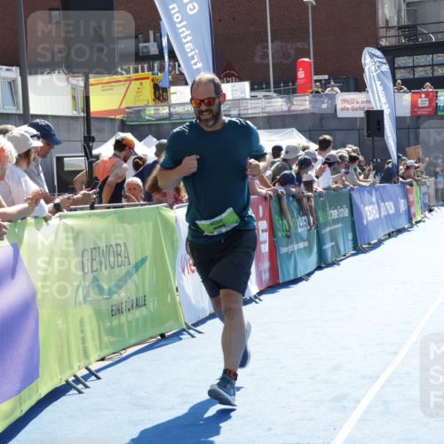 09.08.2026 - GEWOBA Citytriathlon Bremen Yannick Fuchs http://msf.ph/oto/9939471 09.08.2026 15:32:26 Ziel 275, 368 meine-sportfotos.de