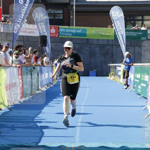 09.08.2026 - GEWOBA Citytriathlon Bremen Yannick Fuchs http://msf.ph/oto/9939474 09.08.2026 11:49:46 Ziel 434 meine-sportfotos.de