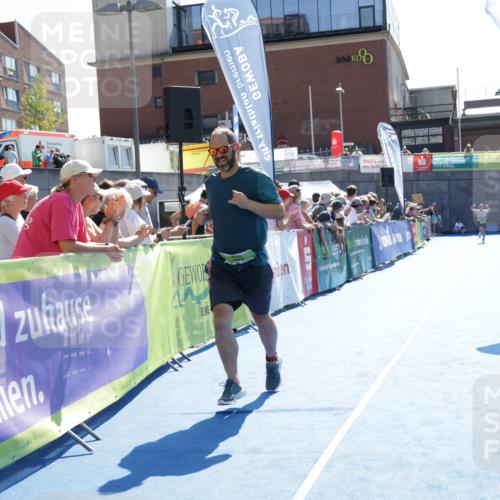 09.08.2026 - GEWOBA Citytriathlon Bremen Yannick Fuchs http://msf.ph/oto/9939475 09.08.2026 15:32:27 Ziel 275, 368 meine-sportfotos.de
