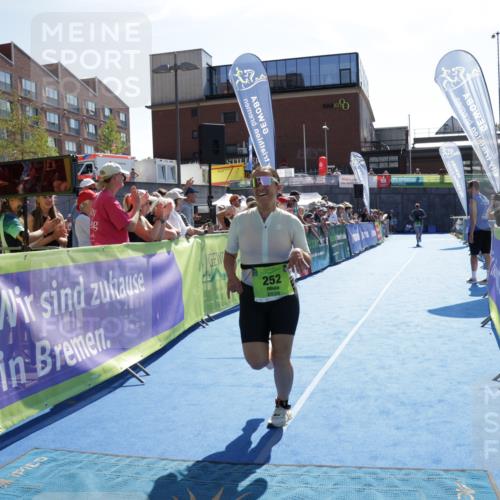 09.08.2026 - GEWOBA Citytriathlon Bremen Yannick Fuchs http://msf.ph/oto/9939518 09.08.2026 15:32:37 Ziel 252 meine-sportfotos.de