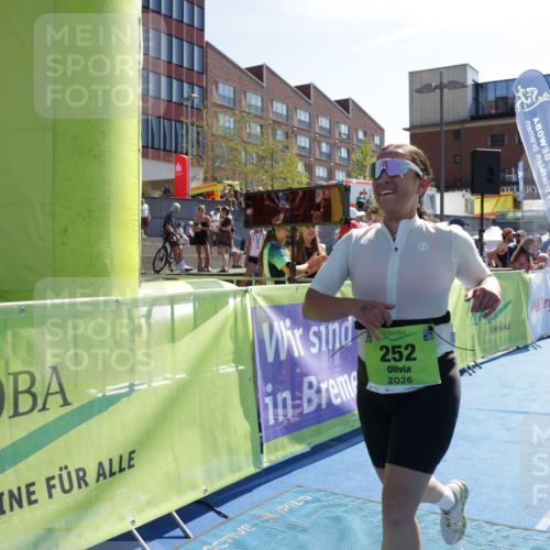 09.08.2026 - GEWOBA Citytriathlon Bremen Yannick Fuchs http://msf.ph/oto/9939525 09.08.2026 15:32:37 Ziel 252 meine-sportfotos.de
