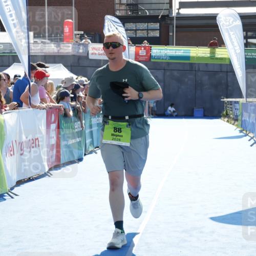 09.08.2026 - GEWOBA Citytriathlon Bremen Yannick Fuchs http://msf.ph/oto/9939540 09.08.2026 15:32:43 Ziel 88 meine-sportfotos.de