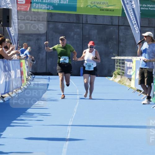 09.08.2026 - GEWOBA Citytriathlon Bremen Yannick Fuchs http://msf.ph/oto/9939566 09.08.2026 11:50:56 Ziel 165 meine-sportfotos.de